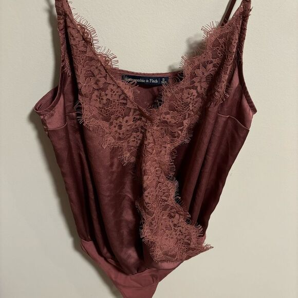 Abercrombie & Fitch Mauve Lace Bodysuit - Picture 5 of 11